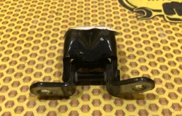Петля двери Nissan Qashqai 2021 824214EA0A J11 MR20, передняя левая