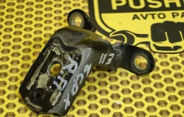 Петля двери Nissan Note 2009 824202F030 E11 CR14DE, передняя правая