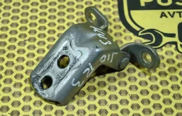 Петля двери задняя нижняя Nissan Qashqai 2010 824212F030 J10 MR20DE, правая