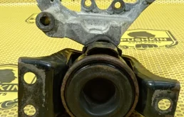 Опора двигателя Nissan Juke 2012 112101KC0B F15 MR16DDT, правая