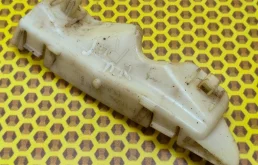 Кронштейн бампера Nissan Qashqai 2008 62222JD000 J10 HR16DE, передний правый