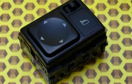 Блок управления зеркалами Nissan Juke 2011 25570CT00B F15 MR16DDT