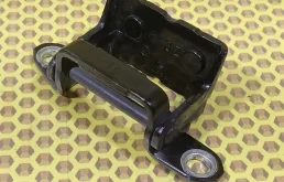 Петля двери задняя верхняя Nissan Juke 2014 824004EA0A F15 HR16DE, задняя правая