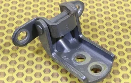 Петля двери задняя нижняя Nissan Qashqai 2011 824202F030 J10 MR20DE, левая