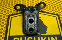 Петля двери передняя нижняя Nissan Qashqai 2018 824204EA0A J11 MR20DD, правая