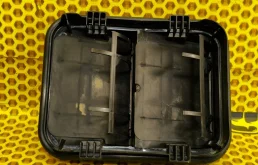 Решетка вентиляционная Nissan Tiida 2008 76804CA00A C11 HR16DE, правая