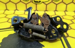 Замок капота Nissan Juke 2012 656011KA0A F15 HR16DE