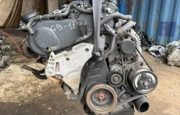 Двигатель Volkswagen Passat 2009 03L100034F CBAB