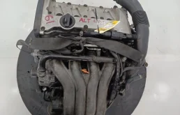 Двигатель Volkswagen Passat 2000-2005 06B100031Q B5 ALT