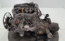 Двигатель Volkswagen Passat 2000-2005 038100098A B5 AVB
