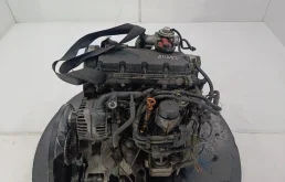 Двигатель Volkswagen Passat 2000-2005 038100098A B5 AVB