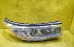 Фара правая для Toyota Highlander на фотографиях