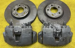 Комплект передних суппортов Audi A6 2013 4G0615123C C7 CDNB