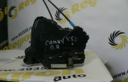 Замок двери передней правой TOYOTA Camry V40 2006-2011 6903033290