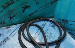 Уплотнитель двери передней правой(дверного проема) TOYOTA LAND CRUISER 200 6231160141