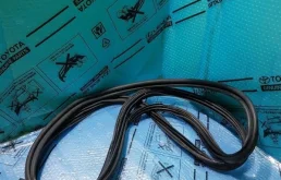 Уплотнитель багажника TOYOTA LAND CRUISER 200 6788160120
