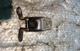 Петля двери задней правой нижняя TOYOTA LAND CRUISER 200 6877060040