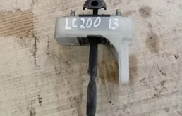 Ограничитель двери передней правой TOYOTA LAND CRUISER 200 2013 6861060131 1VD-FTV 4.5, передний правый