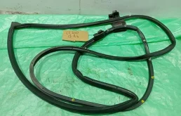 Уплотнитель двери TOYOTA LAND CRUISER 200 2013 6787260110 URJ200 4.5 1VD-FTV, задний левый