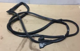 Уплотнитель двери TOYOTA LAND CRUISER 200 2015 6786260150 URJ202 4.6 1UR-FE, передний левый