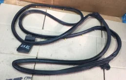 Уплотнитель двери задней левой TOYOTA LAND CRUISER 200 2016 6787260110 URJ202 1VD-FTV 4.5