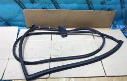 Уплотнитель двери TOYOTA LAND CRUISER 200 2016 6787160110 URJ202 1VD-FTV 4.5, задний правый