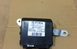 Блок управления зеркалами TOYOTA Land Cruiser 2015 8943060071 URJ200 1VD-FTV 4.5