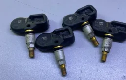 Комплект датчиков давления в шинах TOYOTA Land Cruiser 2015 4260730070VK URJ200 1VD-FTV 4.5