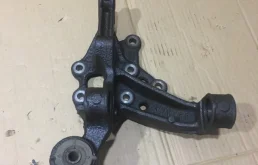 Кулак поворотный задний правый LEXUS ES200 2016 4230433060 XV60 6AR-FSE, задний правый
