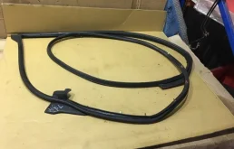Уплотнитель двери TOYOTA Land Cruiser 2010 6786260150 URJ200 1VD-FTV 4.5, передний левый