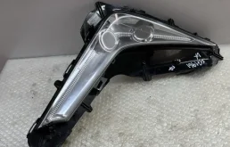 Стекло фары Lexus LX570 2020 8137260070 URJ202 3UR-FE 5.7, переднее правое