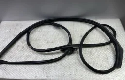 Уплотнитель двери TOYOTA Land Cruiser 2015 6786260150 URJ200 1VD-FTV 4.5, передний левый