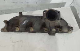 Коллектор выпускной 30637921  2.5 Турбо бензин Volvo