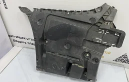 Кронштейн заднего бампера левый для BMW 5er 2018 года на фотографиях