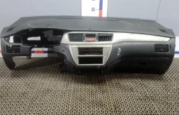 Панель приборов (торпедо) MR633550,  MR633898, MR633551 MITSUBISHI LANCER 9 (2003-2009) 2006 2.0  КПП 5ст.
