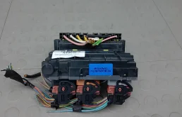 Блок предохранителей 9666700480 CITROEN BERLINGO 2 (2008-0000) 2009 1.6 HDi