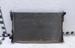 Радиатор охлаждения ДВС для Ford Explorer на фотографиях