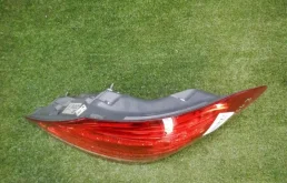 Фонарь внутренний правый для Mercedes-Benz E class на фотографиях