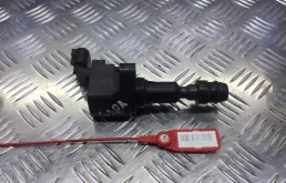 Катушка зажигания для Opel Insignia 2014 года на фотографиях