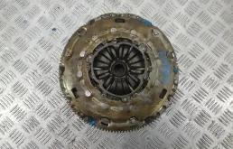 Маховик демпферный дизельный 04L105266B,  03L105266CC SKODA OCTAVIA A7 (2012-2020) 2015 2.0 TDi КПП 6ст.