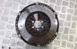 Маховик демпферный дизельный 03L105266E,   03G105266BM VOLKSWAGEN PASSAT B6 (2005-2007) 2008 1.9 TDi PD