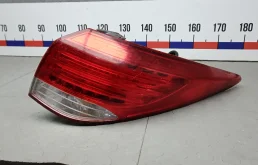 Фонарь задний правый 924023Z000 HYUNDAI I40 (2012-0000) 2012 1.7 CRDI