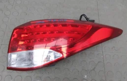 Фонарь задний правый 924023Z000 HYUNDAI I40 (2012-0000) 2012 1.7 CRDI