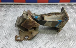 Подушка двигателя дизельная 11220EB300, 11232EB300 NISSAN NAVARA D40 (2010-2014) 2012 2.5 dCi КПП 6ст.