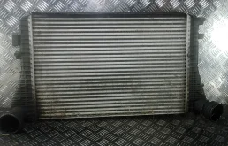 Радиатор интеркулера 1K0145803S VOLKSWAGEN TOURAN (1T1, 1T2) (2003-2007) 2005 2.0 TDi PD