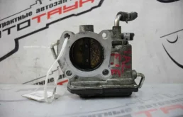 Дроссельная заслонка для Toyota RAV4 на фотографиях