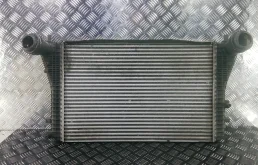Радиатор интеркулера 3C0145805R VOLKSWAGEN PASSAT B6 (2005-2007) 2007 1.9 TDi PD КПП 5ст.