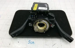 Переключатель поворотов и дворников (стрекоза) 1K0953513G,1K0953513E,1K0953513G9B9,1K0953513F,1K0953513A,1K0953513F9B9,1K0953513A9B9,1K095351301C,1K0953513,1K0953513E9B9,1K09535139B9,1K0905141,1K0953519,1K0959653 VOLKSWAGEN TOURAN (1T1, 1T2) (2003-2010) 2003 1.9 TDi PD