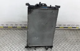 Радиатор системы охлаждения CV618005TB,31368362,30792221,1805529,6G918005AD,1773041,LR000583,LR039623,31368059,30792220,6G918005AC,6G918005AB,LR006714,31368060,31368299,1493771,31261105,1778037,36002413,30748550,36000105,1377541,31368361,6G918005FD,1778038,31368082,LR002641,36002451,LR006715,LR039530,6G918005FC,1433321,6G918005FB,36000106,1493774,36002414 LAND ROVER FREELANDER 2 (2006-2011) 2008 2.2 D TD4 КПП 6ст.
