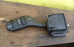 Подрулевой переключатель дворников Ford Focus 1362588 2